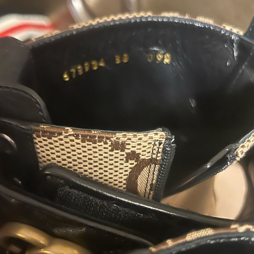 Gucci boots worn twice way to tight - Picture 4 of 8
